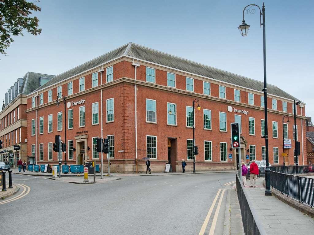 Travelodge Chester Central Bagian luar foto